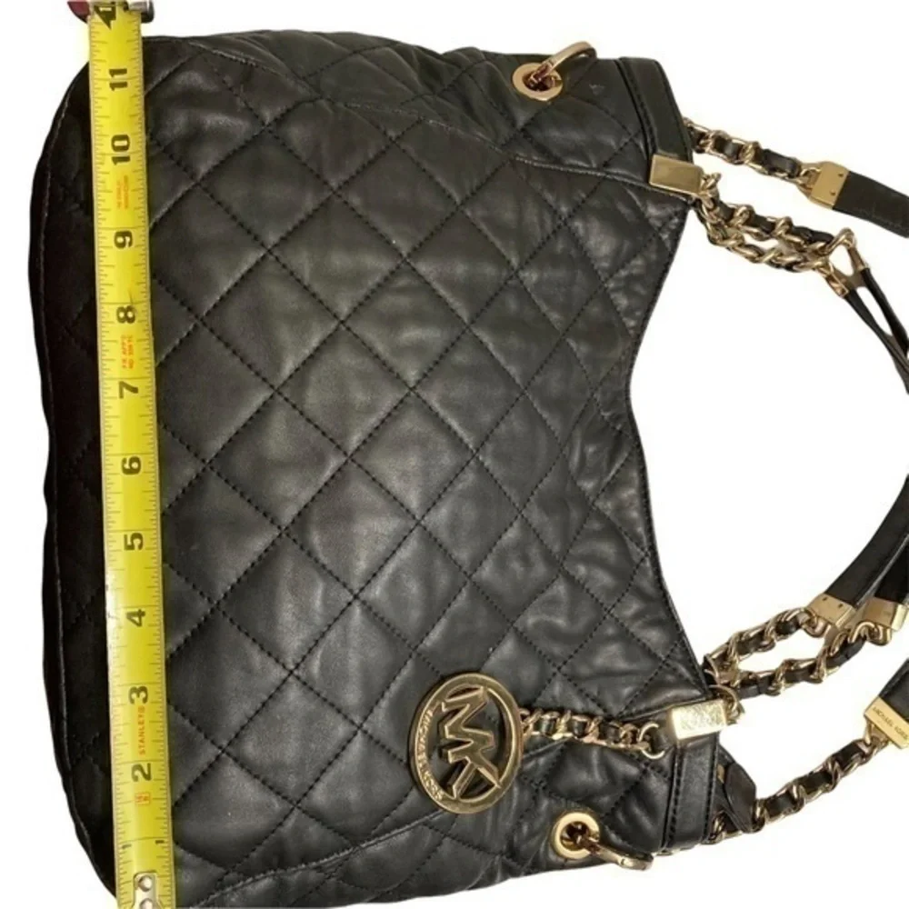 Michael kors black leather quilted bag